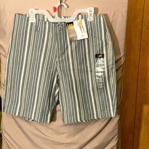 BRAND NEW LEE stripped shorts reg fit mid rise shorts light weight w/4 pockets